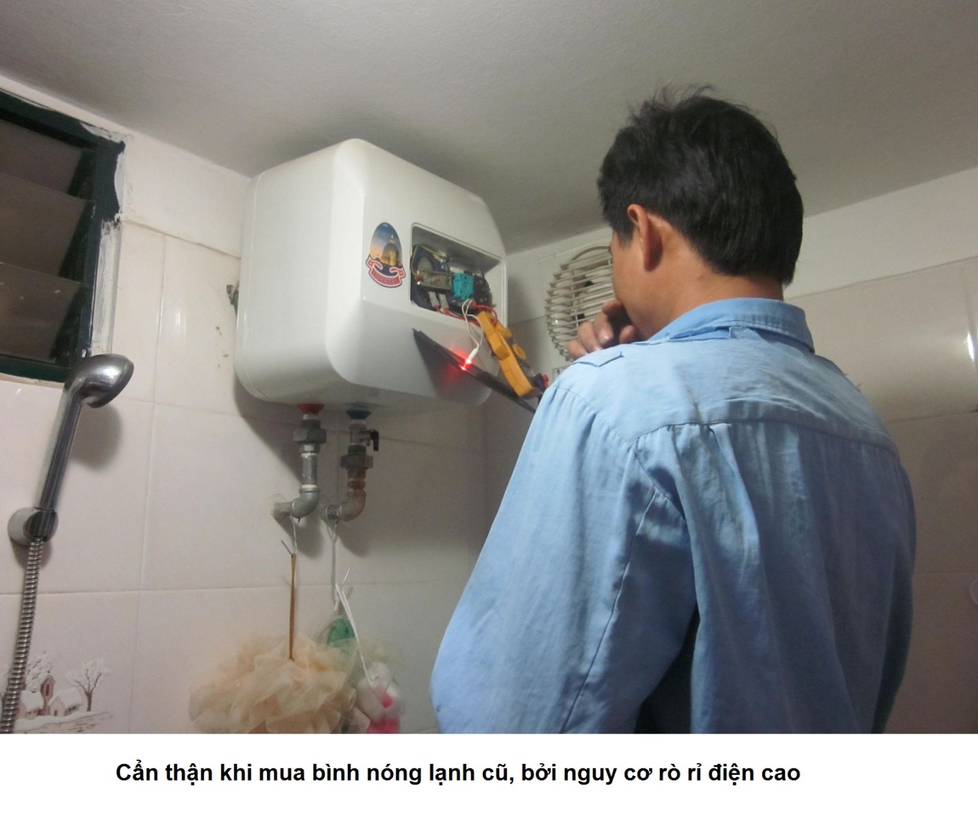 Cẩn thận khi mua bình nóng lạnh cũ, bởi nguy cơ rò rỉ điện cao Cẩn thận khi mua bình nóng lạnh cũ, bởi nguy cơ rò rỉ điện cao