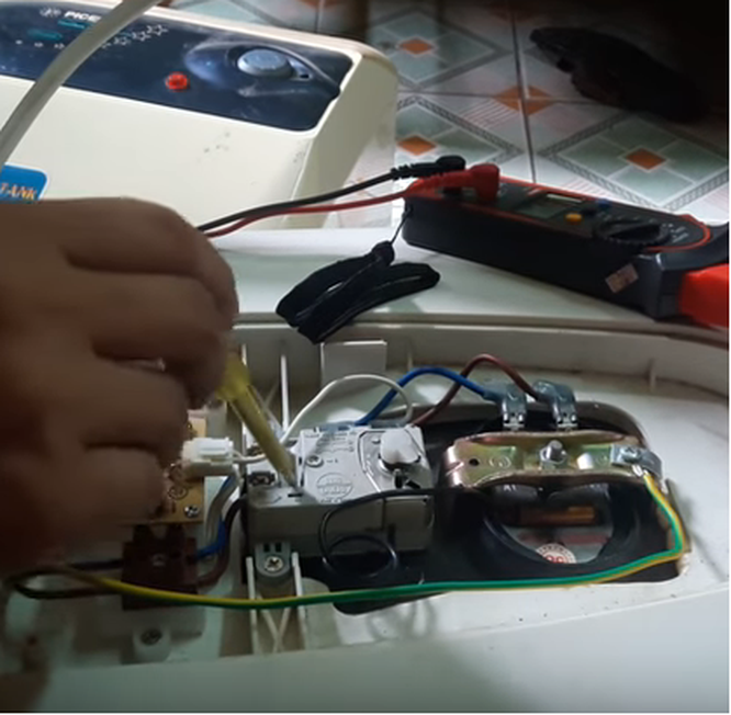 Không cần đến thợ, bằng cách này bạn cũng có thể tự bảo dưỡng bình nóng lạnh tại nhà