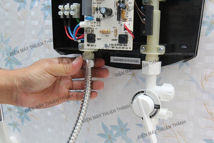 Những tiện ích của bình nóng lạnh trực tiếp Lưu ý khi sử dụng và lắp đặt bình nóng lạnh trực tiếp