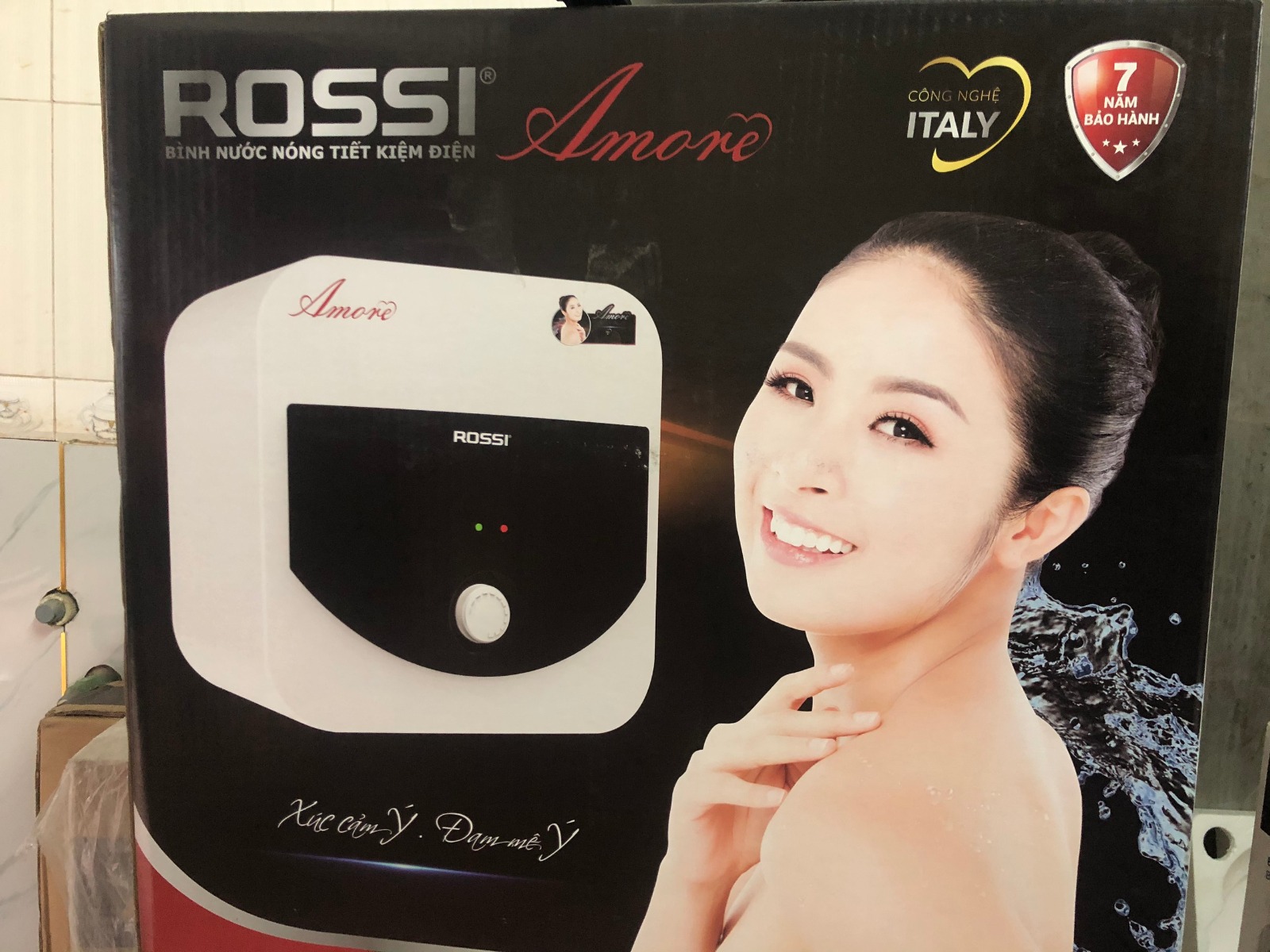 Bình nóng lạnh Rossi Amore giá rẻ tiết kiệm điện mà bạn không nên bỏ qua