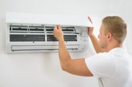 Điều hòa Daikin tự bật tắt là lỗi do đâu? Cách xử lý ra sao?
