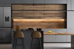 Căn bếp tiện nghi với tủ lạnh Panasonic NR-CW530XHHV Inverter