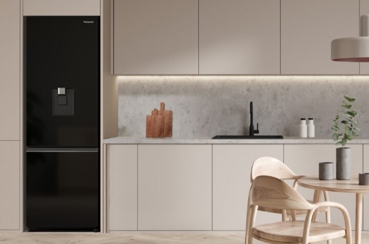 Lý do nên chọn mua tủ lạnh Panasonic NR-BV361GPKV 325 lít cho gia đình