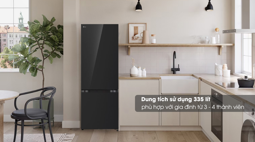 Tủ lạnh LG LBB33BLGA 335 Lít không gian lưu trữ rộng rãi, thích hợp sử dụng cho gia đình dưới 5 thành viên