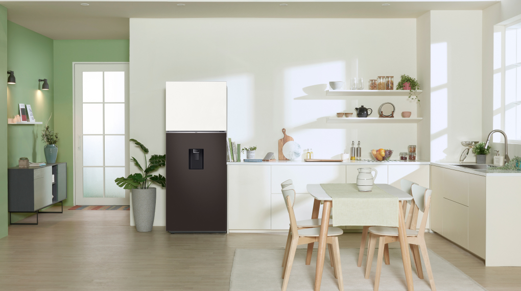 Tủ lạnh Samsung Inverter RT38CB6784C3SV thiết kế sang trọng
