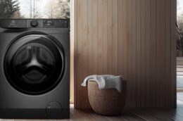 Phân tích ưu điểm và hạn chế của máy giặt Electrolux 10kg EWF1043R7SC