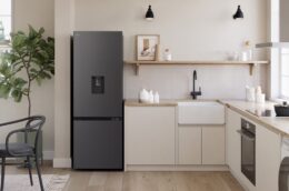Tủ lạnh LG LBD33BLMA 332 lít tiết kiệm điện, bảo quản thực phẩm hiệu quả